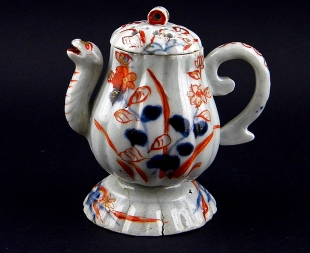 Imari K�nnchen mit Blumendekor & Drachen T�lle Japan um 1700