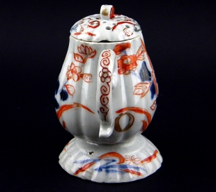 Imari K�nnchen mit Blumendekor & Drachen T�lle Japan um 1700