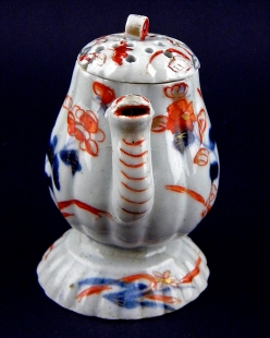 Imari K�nnchen mit Blumendekor & Drachen T�lle Japan um 1700