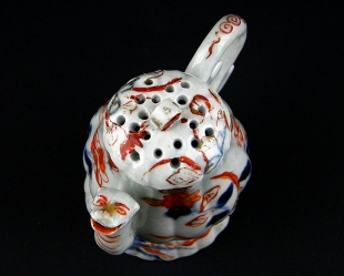 Imari K�nnchen mit Blumendekor & Drachen T�lle Japan um 1700
