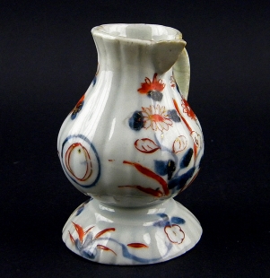 Imari K�nnchen mit Blumen- und Blattdekor Japan um 1700
