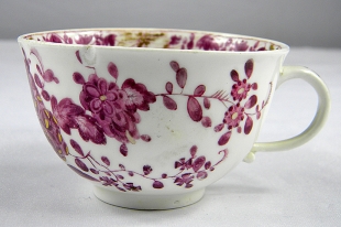 Tasse & Untertasse Meissener Porzellan mit Bl�ten Motiv 1815