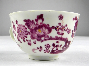 Tasse & Untertasse Meissener Porzellan mit Bl�ten Motiv 1815