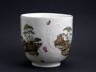 Meissener Porzellan Tasse und Untertasse mit Teniers Szenen 1815