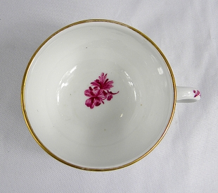 Meissener Porzellan Set Tasse & Untertasse Bl�ten Motiv 1774