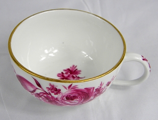 Meissener Porzellan Set Tasse & Untertasse Bl�ten Motiv 1774