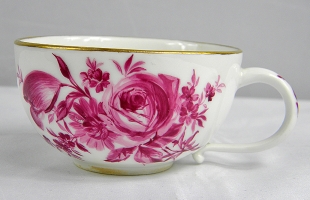 Meissener Porzellan Set Tasse & Untertasse Bl�ten Motiv 1774