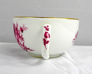 Meissener Porzellan Set Tasse & Untertasse Bl�ten Motiv 1774