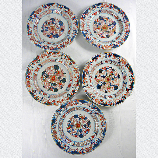 5 Teller Imari Porzellan Anfang 18. Jh.